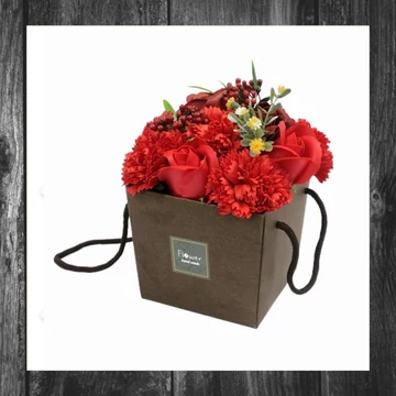 Buchet flori de săpun, trandafir roșu și garoafă – LSF-01