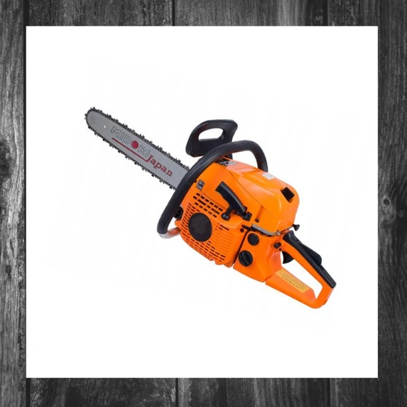 Drujbă pe benzină Midori 52 cm³ MJ-104 – Putere și fiabilitate pentru orice tip de tăiere
