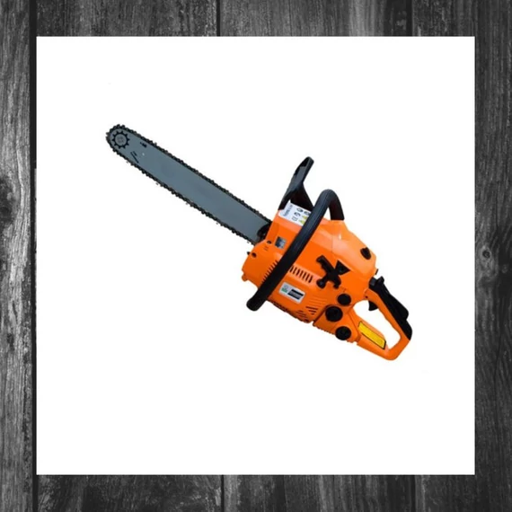 Drujbă pe benzină PowerLine 68 cm³ 3,8 kW PL-6800 – Putere și fiabilitate pentru lucrări intense